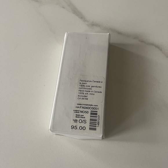 Beautiful Women’s Silk Neck Bow. - Picture 5 of 7